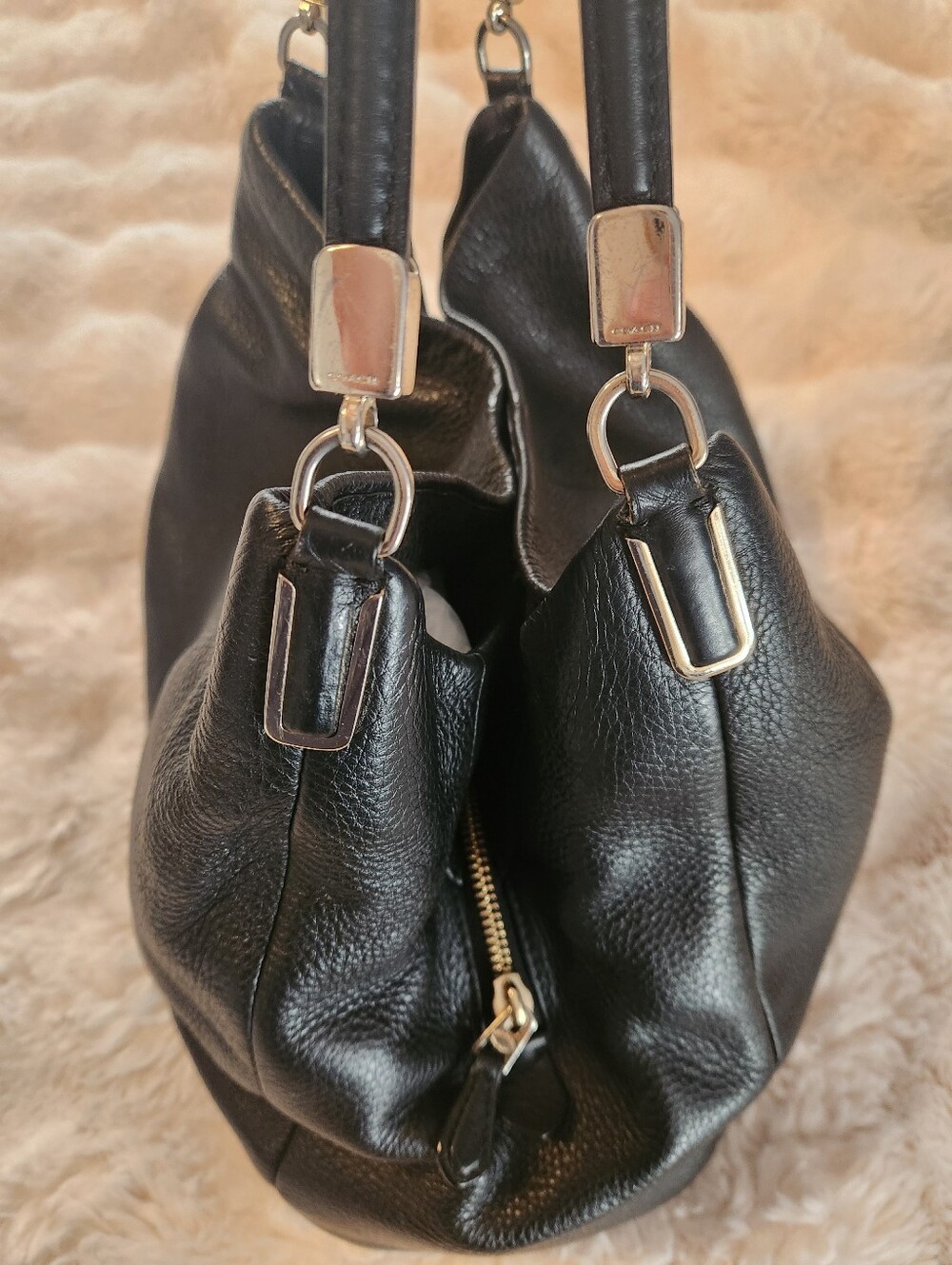 Authentic Coach Black Leather Shoulder Bag - Picture 2 of 5